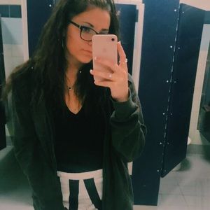 Meet your Posher, Izzy